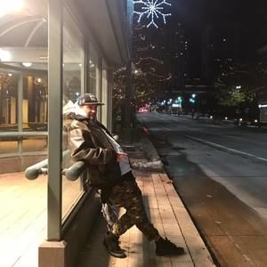 Meet your Posher, Roman